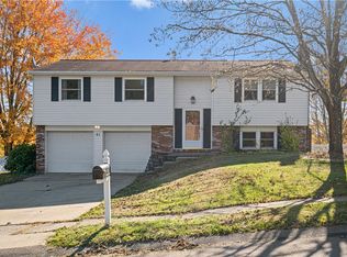 61 Escalon Dr, Coraopolis, PA 15108