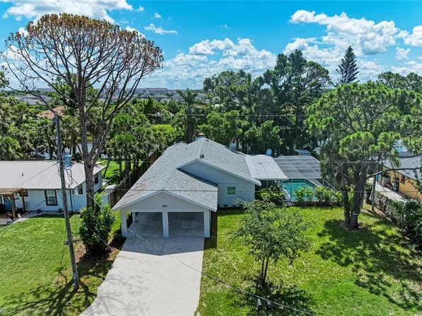 2400 Lake Shore Dr, Nokomis, FL 34275
