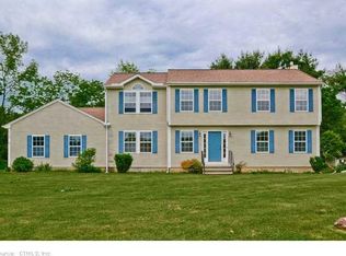 115 Springwood Ln, Bloomfield, CT 06002
