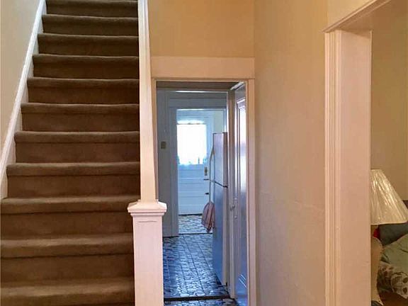3rd image of 3232 85th St