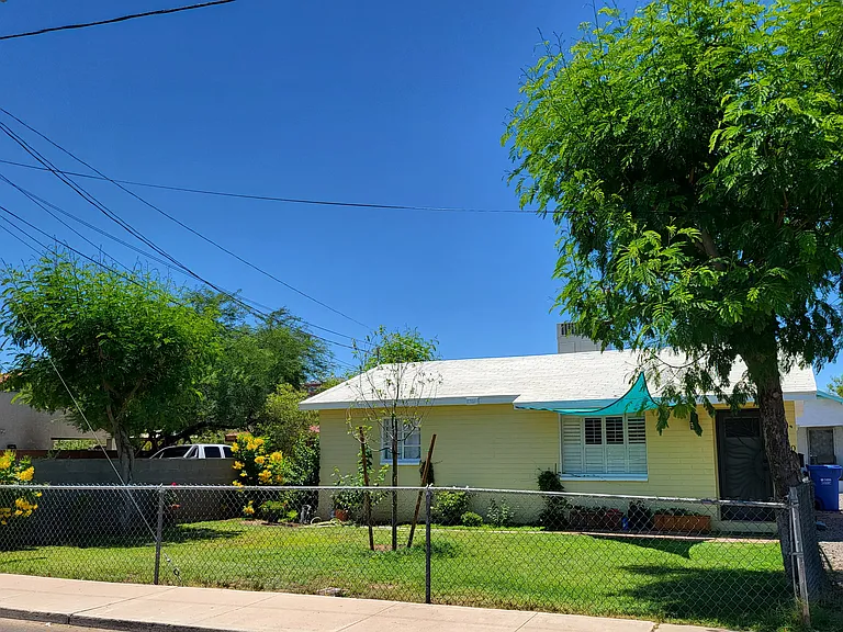 1040 N 27th Pl — Photo 10