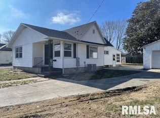 421 S 20th St, Herrin, IL 62948