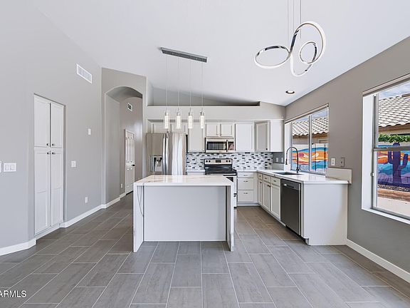 3rd image of 2243 E ROBIN Lane