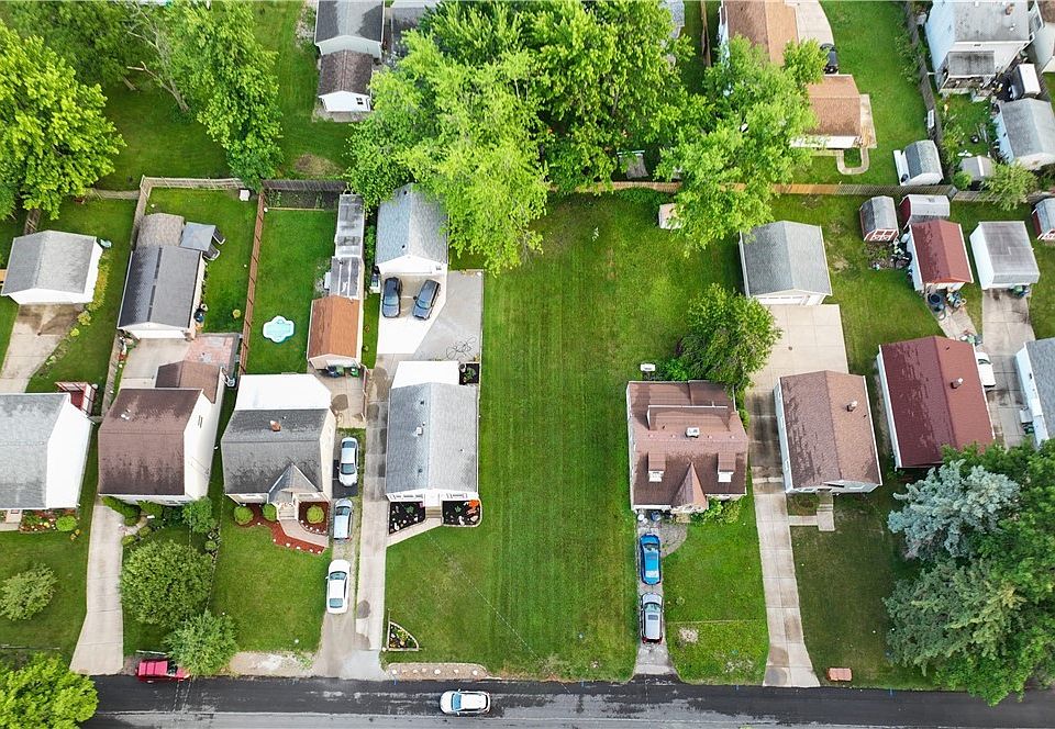 2nd image of 34206 Sylvia Dr