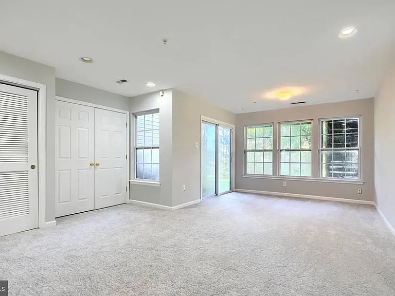 9863 Decatur Rd — Photo 4