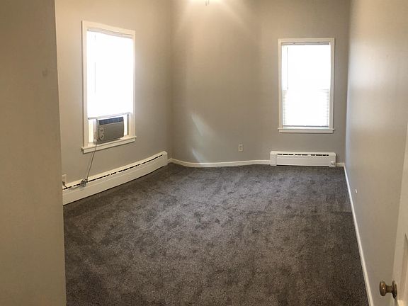 5th image of 1010 13th Ave N APT 3