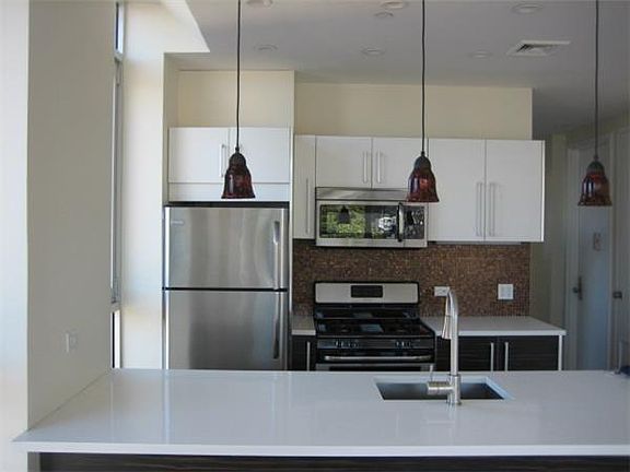 5th image of 31 Kosciuszko St APT 5B