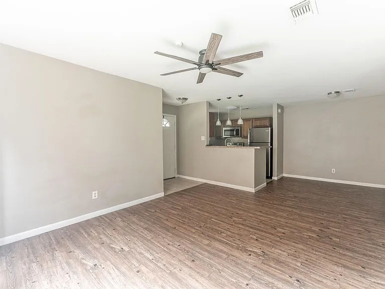 2402 Sycamore Ave #A1 — Photo 2