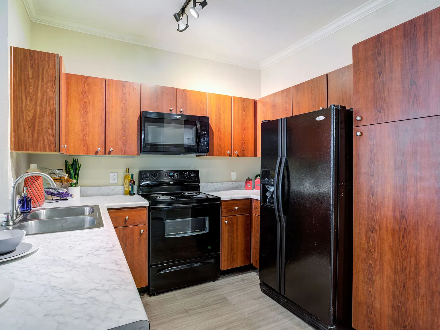 Bay Vista Apartments — Photo 4