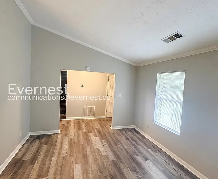 1487 Saint Dunstans Rd — Photo 6