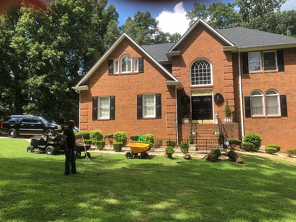 4th image of 105 Misty Forest Dr