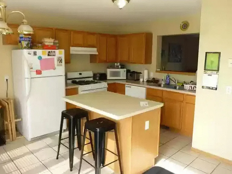 1476 Stonefield Dr — Photo 12