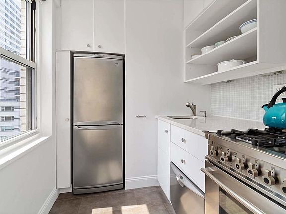 3rd image of 301 E 69th St APT 19C