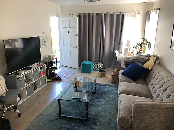 4th image of 1731 Cabrillo Ave APT 1