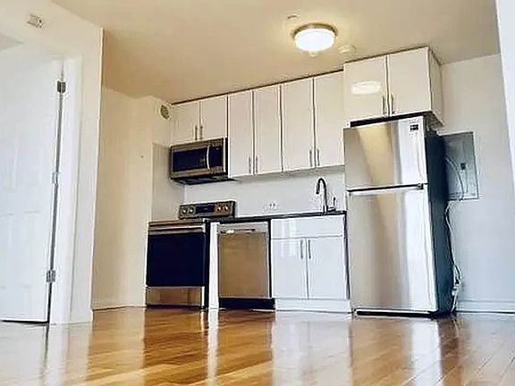 3rd image of 366 Stockton St #4AJ