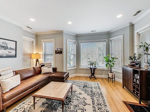 3rd image of 2627 N Washtenaw Ave #2