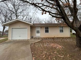 1130 S Colgate Ave, Springfield, MO 65802
