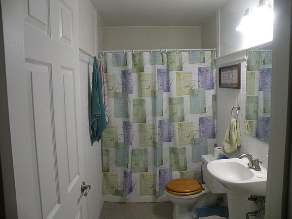 5th image of 1804 Lucy Ln
