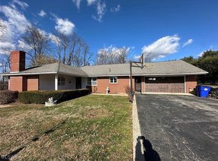 1307 Brightview Dr, East Liverpool, OH 43920