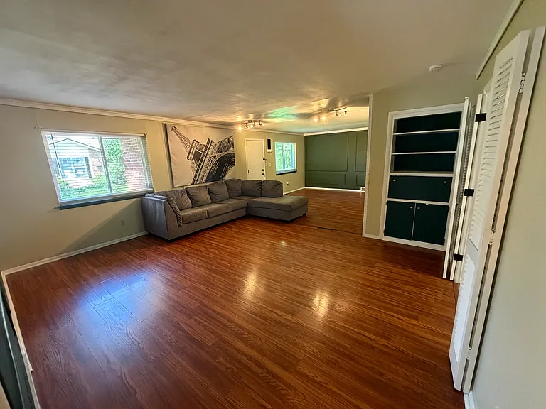 7909 Grandview St — Photo 8