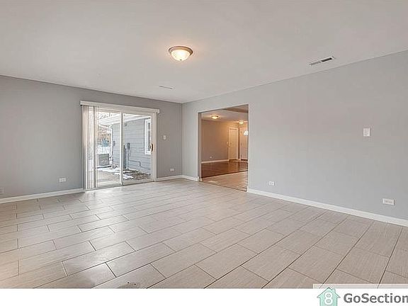 4th image of 17761 Harvard Ln