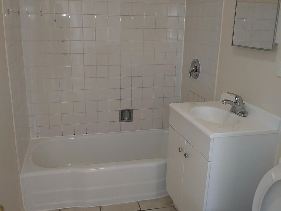 11, 3B - Bathroom