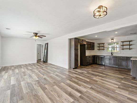 5th image of 1282 Katherine St