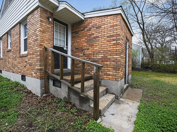 4th image of 1032 Parkland Rd