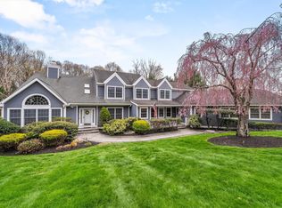 40 Watergate Dr, Amawalk, NY 10501