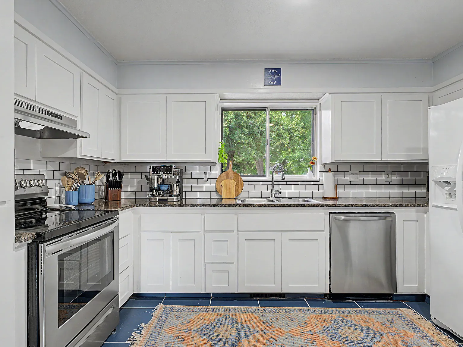 209 Cheri Whitlock Dr — Photo 3