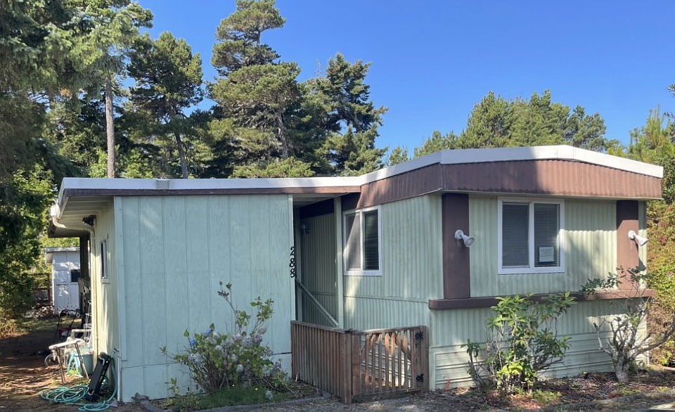 1st image of 1600 Rhododendron Dr Space 288