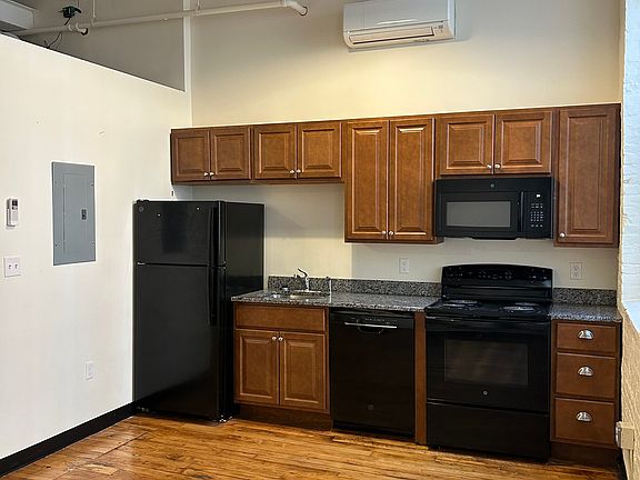 3rd image of 560 Mineral Spring Ave #1-129