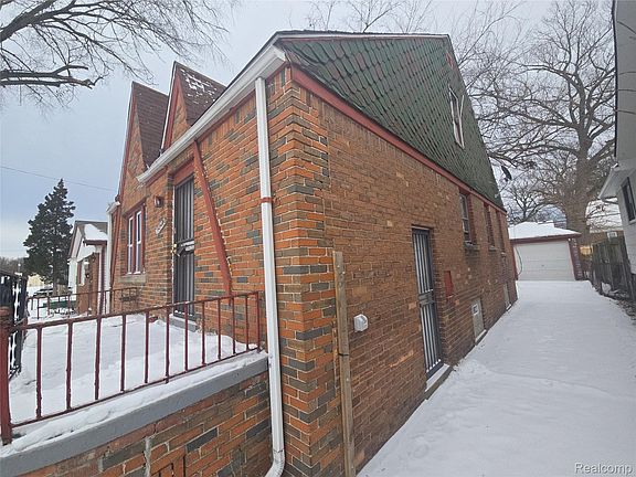 2nd image of 15840 Ardmore St