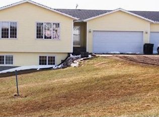 2401 Telluride Ln, Bismarck, ND 58503