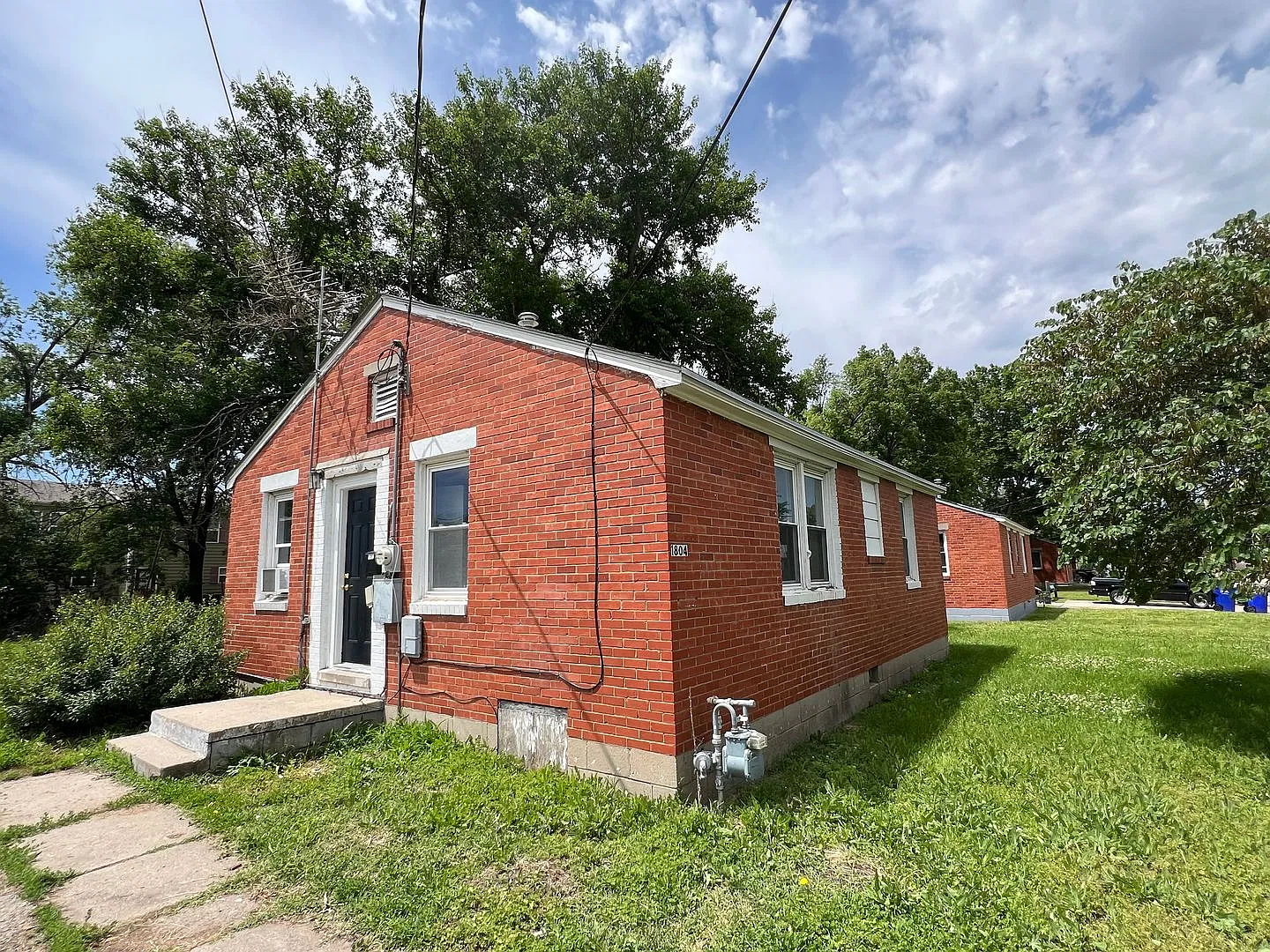 2 Bed 1 Bath Single Family Home — Photo 1