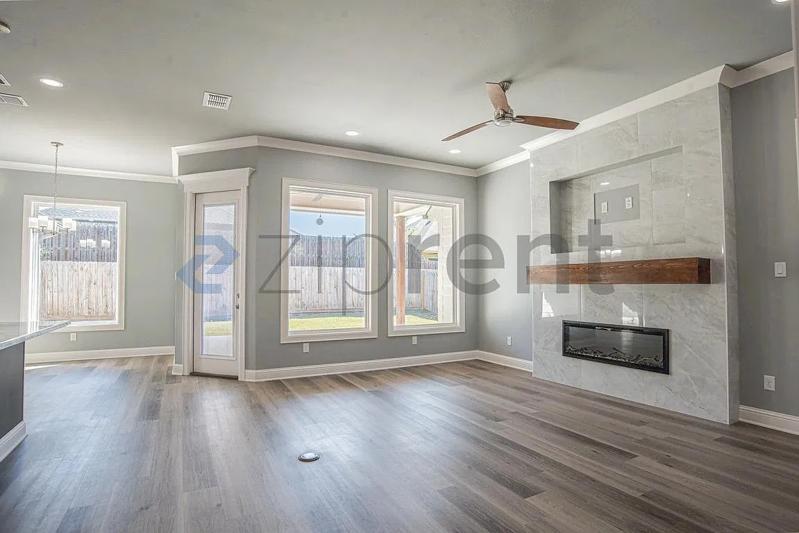3 bed, 1618 sqft, $2,100 — Photo 4