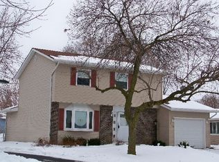 715 Evergreen Ct, Romeoville, IL 60446