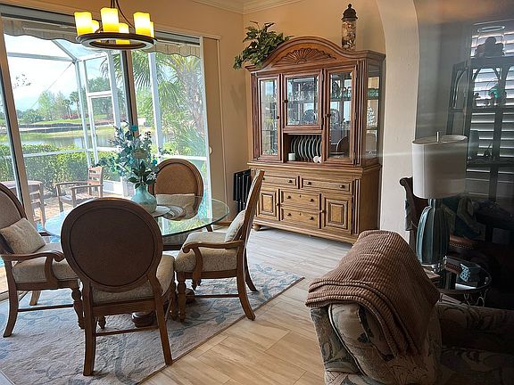 3rd image of 10539 Diamante Way