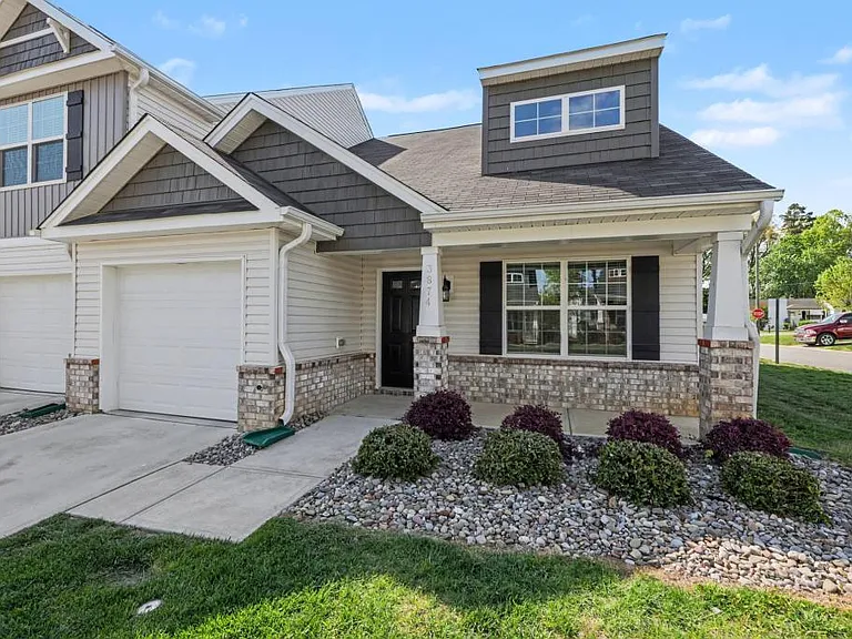 3874 Copperfield Ct — Photo 3