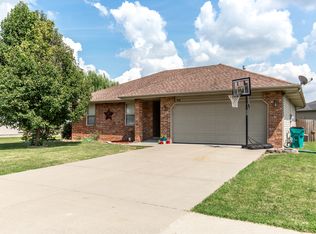 836 S Natalie Ave, Springfield, MO 65802