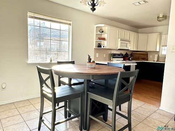 2nd image of 1001 Sun Ct