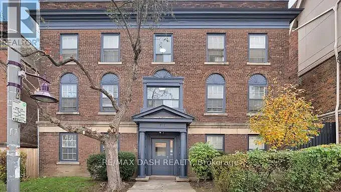 917 Saint Clair Ave W #30 — Photo 27