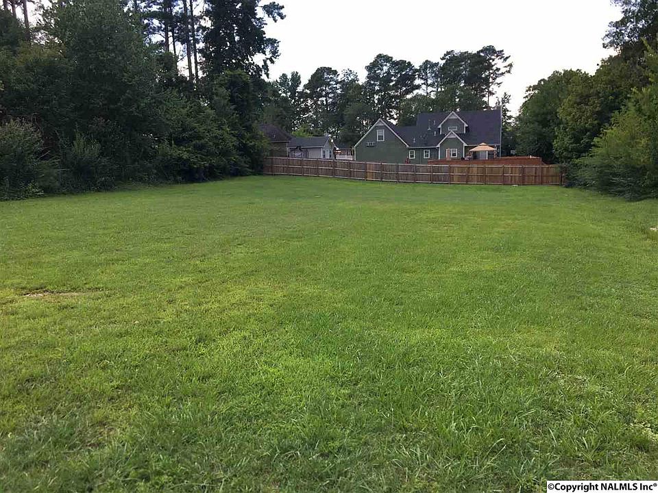 1st image of 515 Honeysuckle Ln