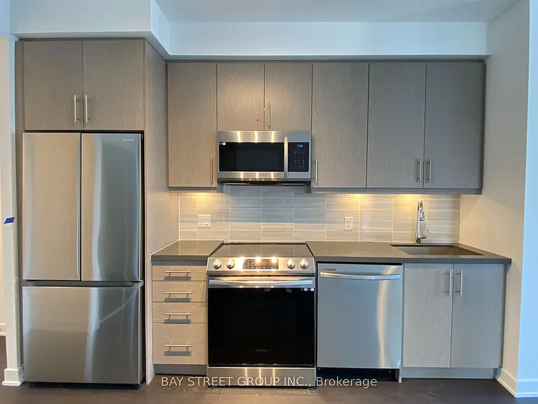 105 Oneida Cres #2205 — Photo 7