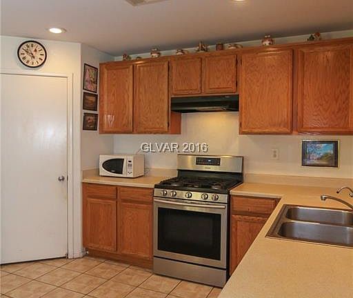 5th image of 12043 Giles St
