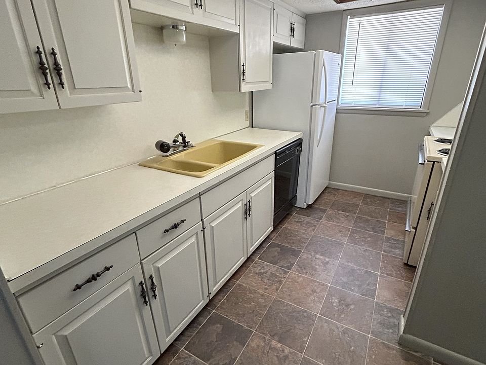 325 S 7th St Rogers AR Zillow