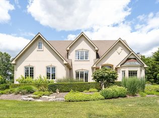 6N718 Colonel Bennett Ln, St Charles, IL 60175