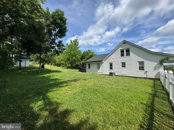 7865 Hedgesville Rd, Hedgesville, WV 25427