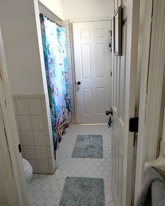 1st image of 224 SE 21st Ave
