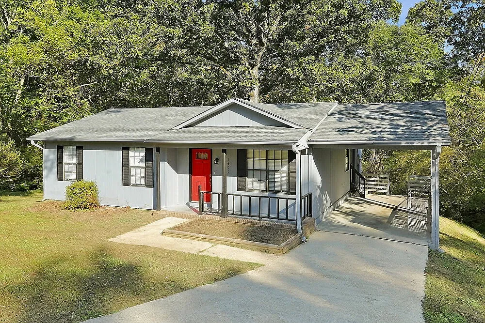 3 bed, 2.0 bath, 1078 sqft, $1,360 — Photo 3
